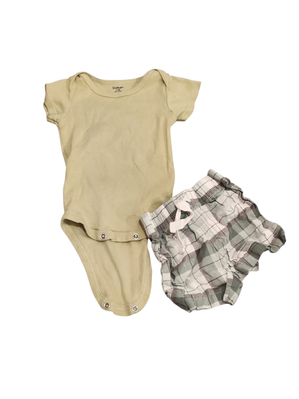 0-3 Month 2 Piece Green Gerber Baby Bodysuit & Carters Plaid Shorts Set